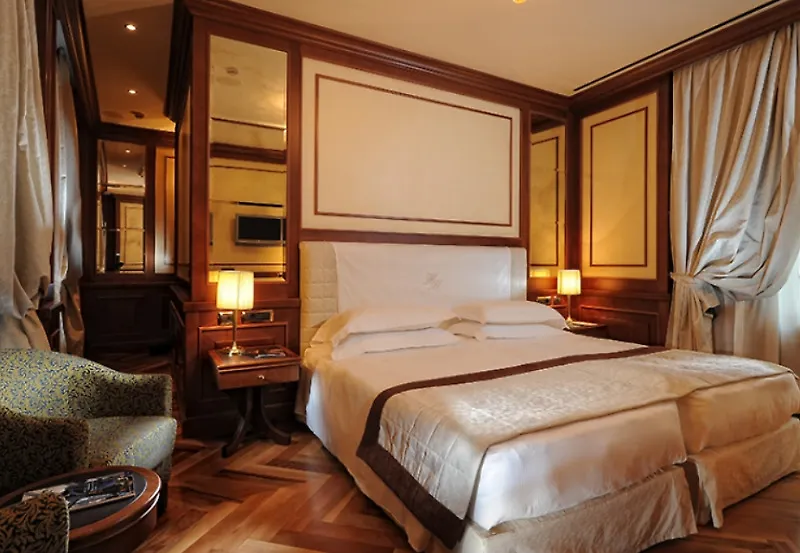 Hotel Manzoni Mailand 4*,