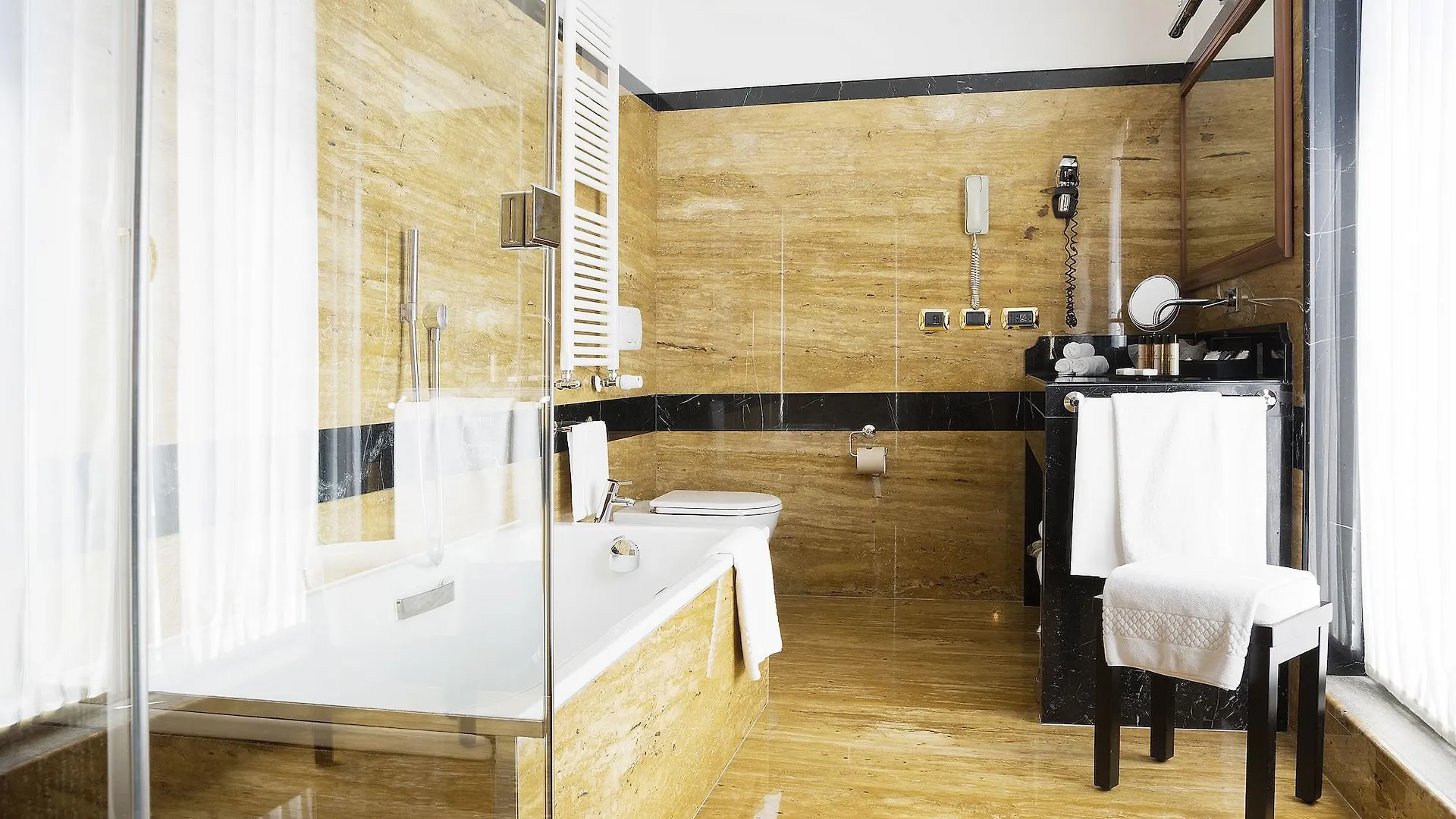 Hotel Manzoni Milan 4*,  Italy
